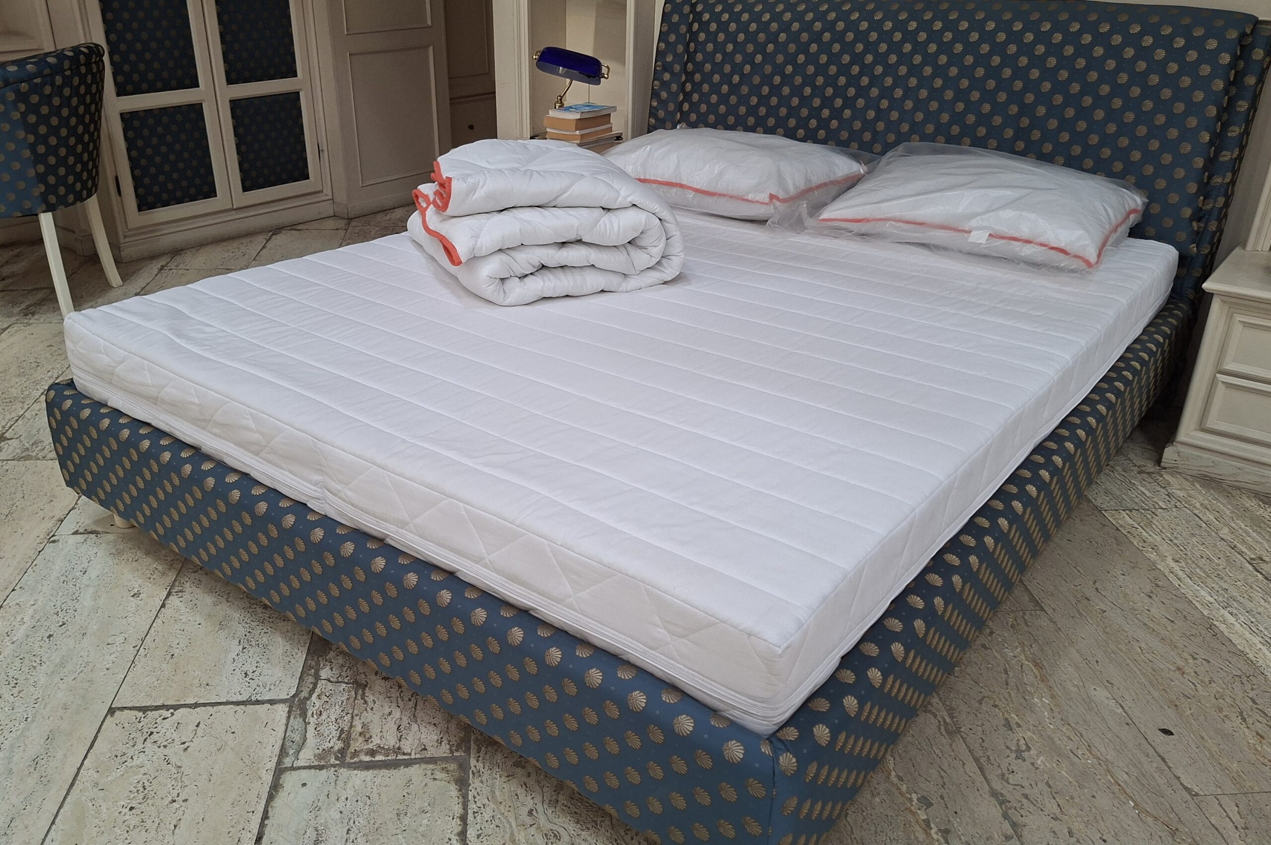 Saltea CONFORT REL 160x200 cm /pilota si 2 perne